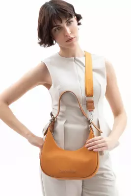 BENETTON 1592 HARDAL/CAMEL - 1